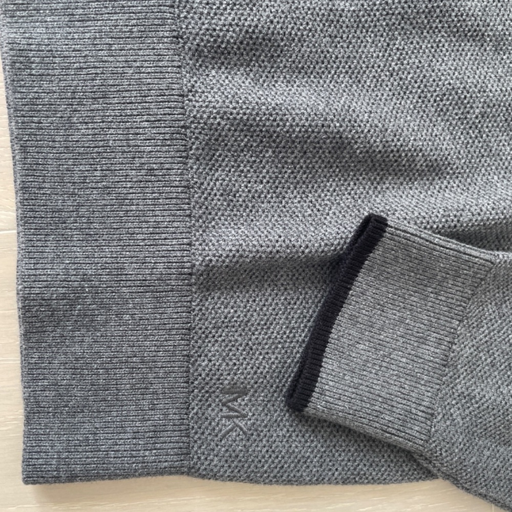 Sweater - Picture 4 of 6